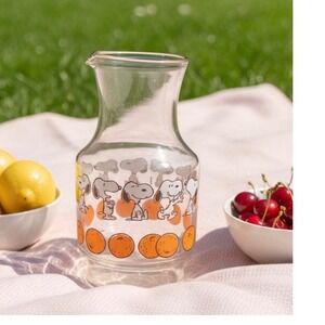 Vintage Peanuts‎ Snoopy Friends Glass Pitcher Carafe Orange Citrus Print